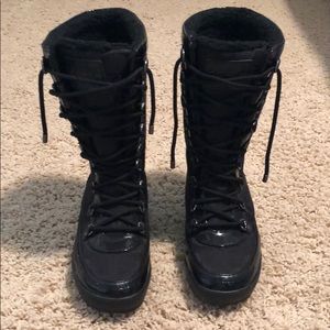 COACH size 6 snow boots